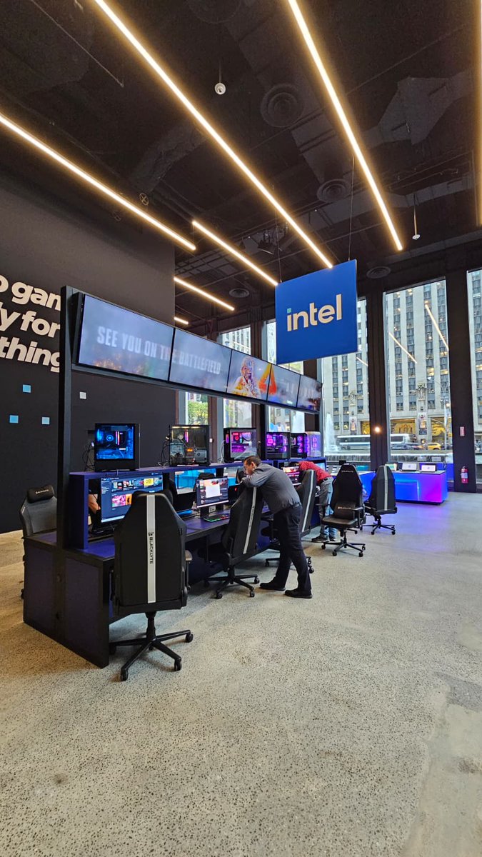 IntelTech's tweet image. London, Munich, New York City, Paris, and Seoul are getting Intel Experience stores through most of November! If you&apos;re in town, get your hands on some of the latest AI PC and gaming experiences available from our partners. intel.ly/43MTLpV