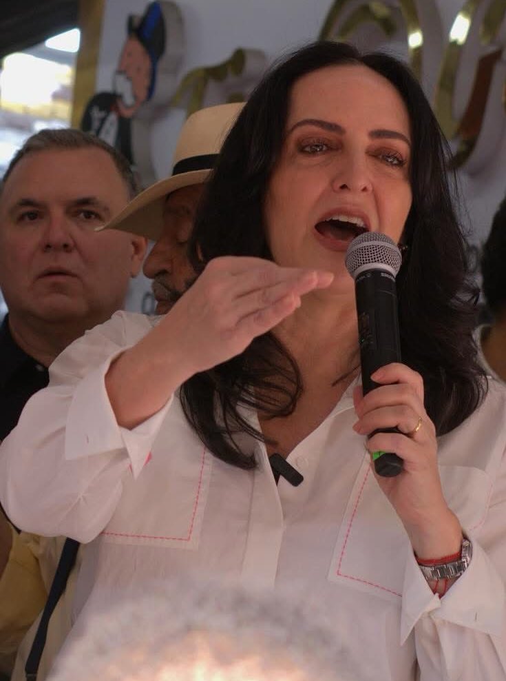 Ahora todos dándole palo a María Fernanda por lo que le dijo al periodista de La Silla Vacía. Yo sí la felicito. A estas alturas, el lenguaje no lo podemos aminorar; con la izquierda no se puede ceder ni un milímetro, porque lo acaban a uno.