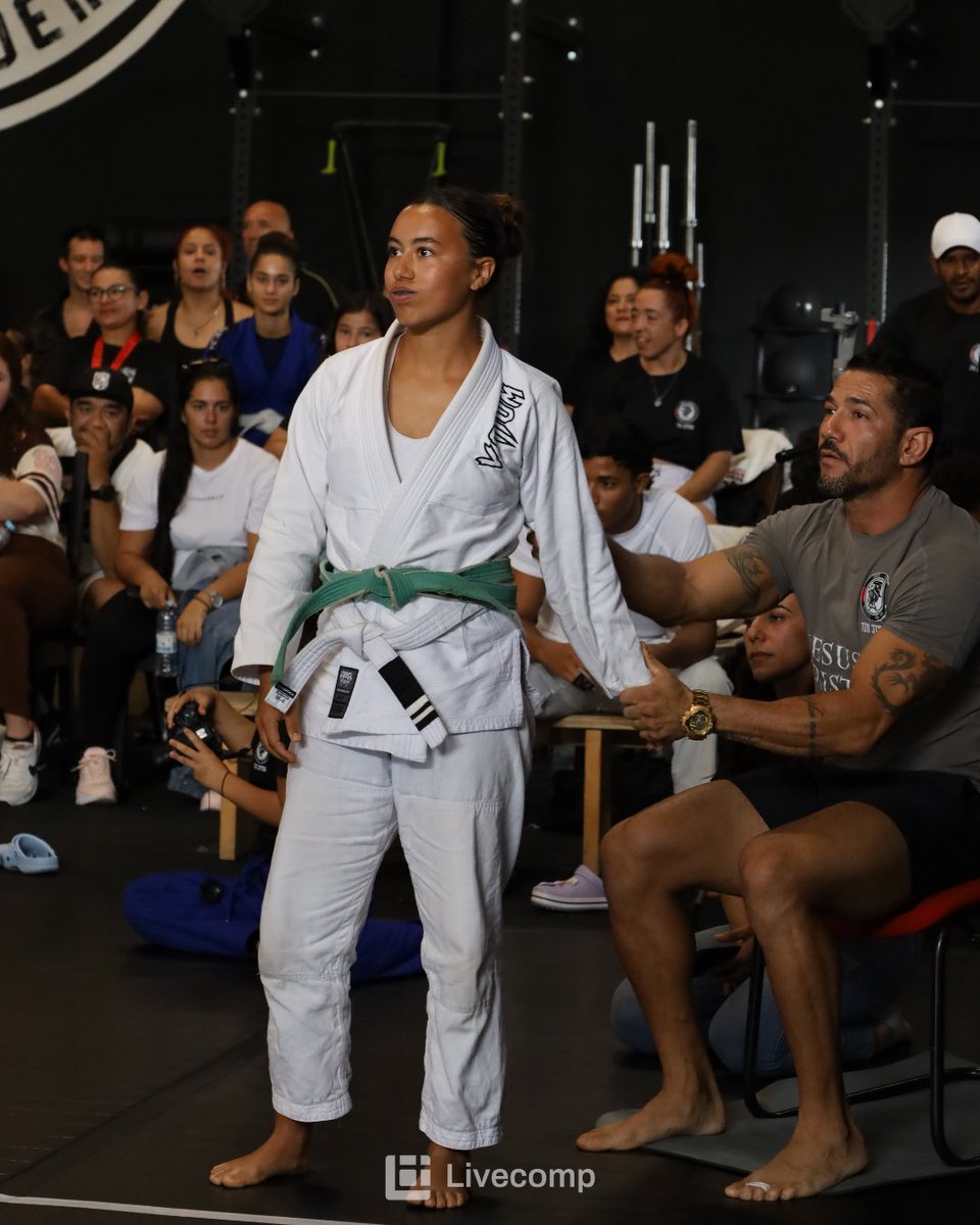 Livecomp tweet media