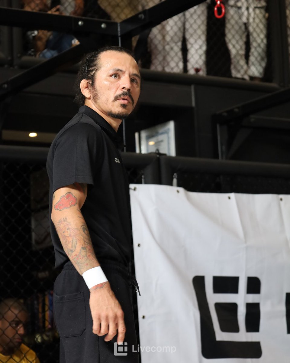 Livecomp tweet media