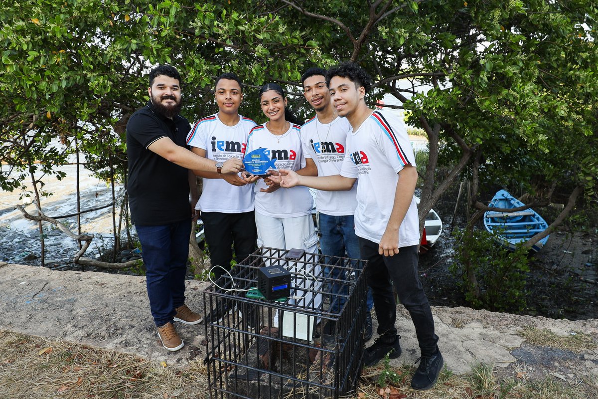 GovernoMA's tweet image. 🌿 Inovação nos manguezais!

🤖 Estudantes e professores do IEMA criaram o Guará 12, sistema com IA para monitorar manguezais e promover pesca sustentável.

#InovaçãoMA #GovernoMA