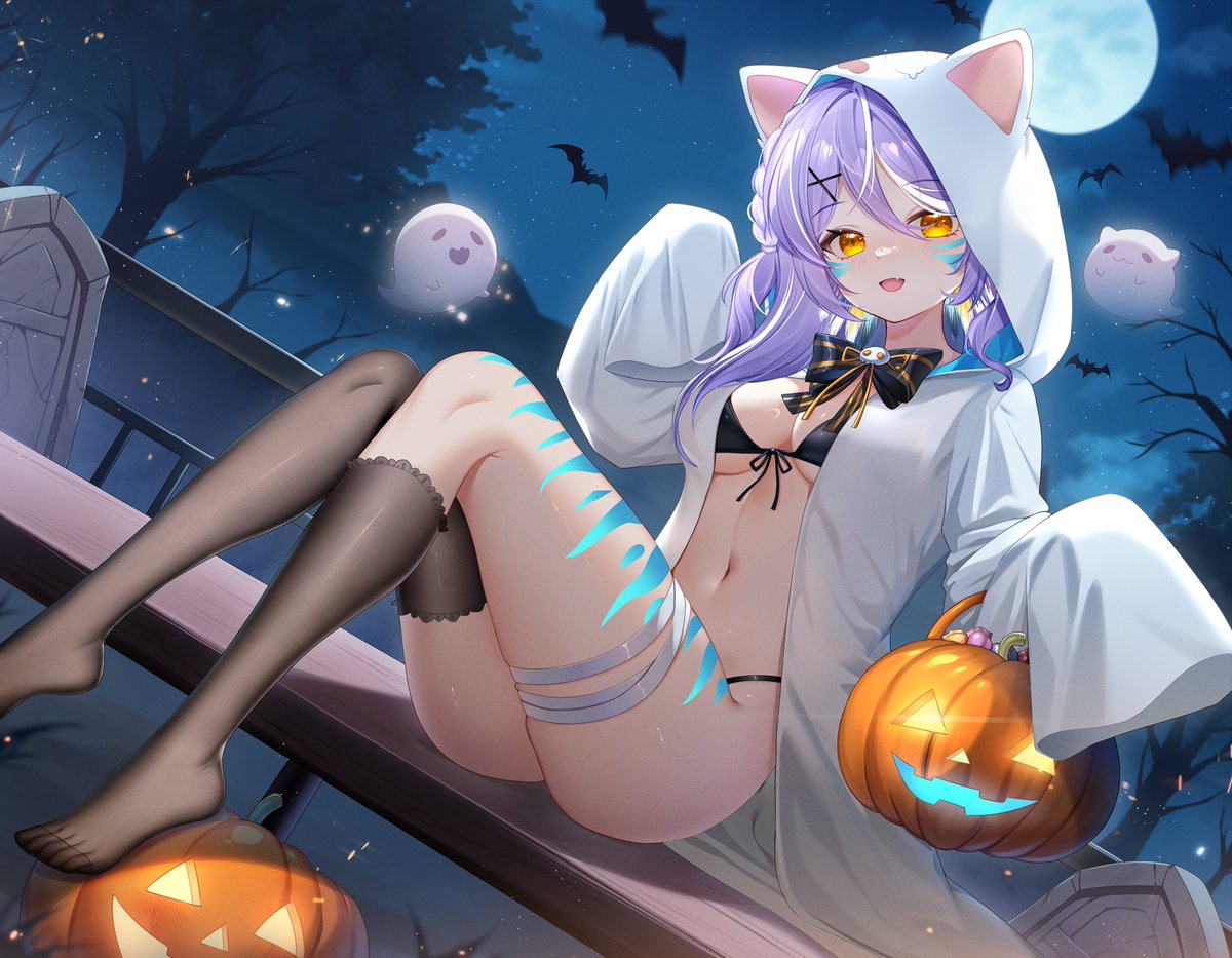 Trick or treat?~ 🎃
Would you like a bite of my candy? 🍭🍬💜