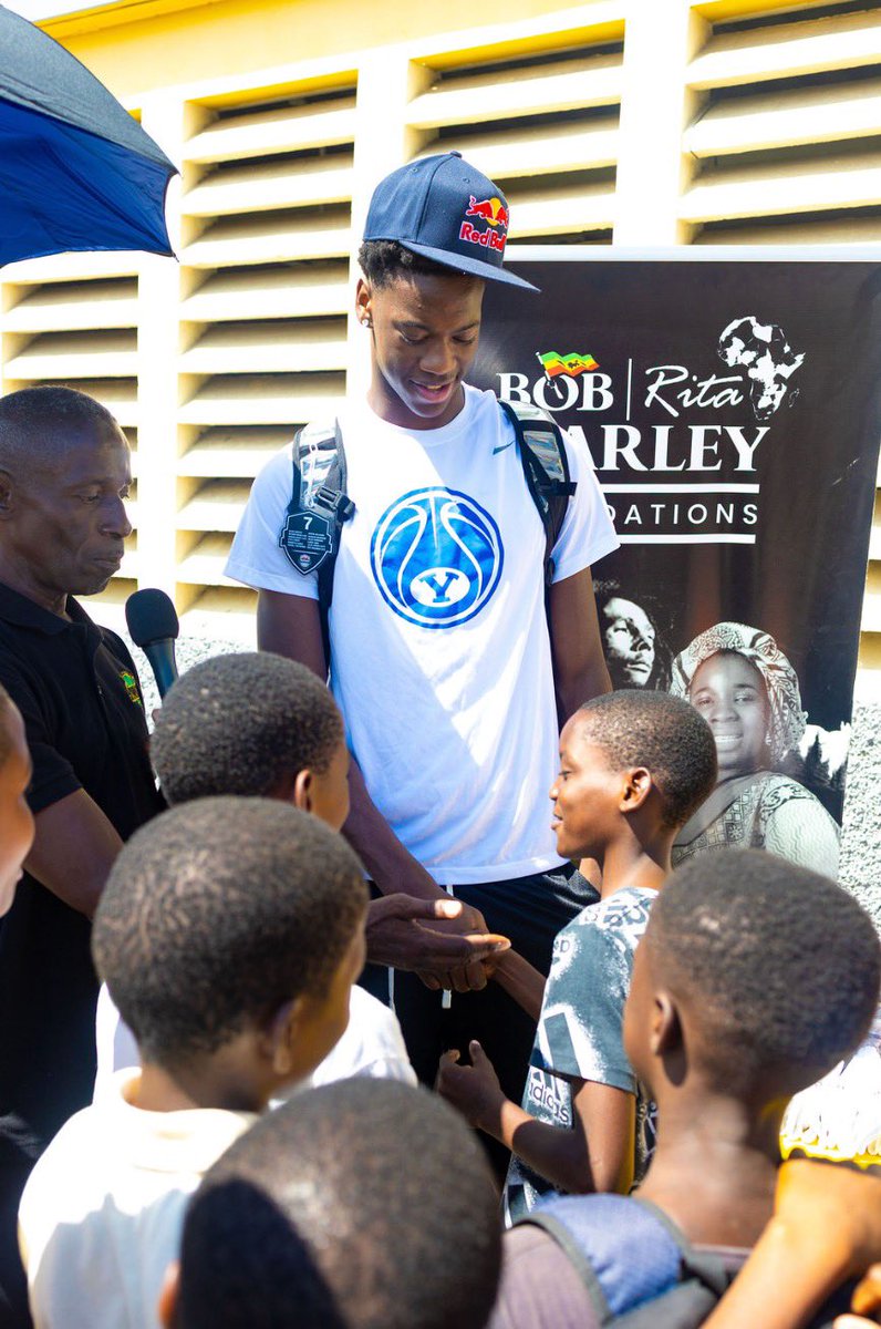 AJ_Dybantsa's tweet image. Jamaica means a lot to me and my family 🇯🇲
Hurricane Melissa left thousands without homes or food and we’re raising funds to help them rebuild.
Link to donate: gofundme.com/f/support-aj-d…