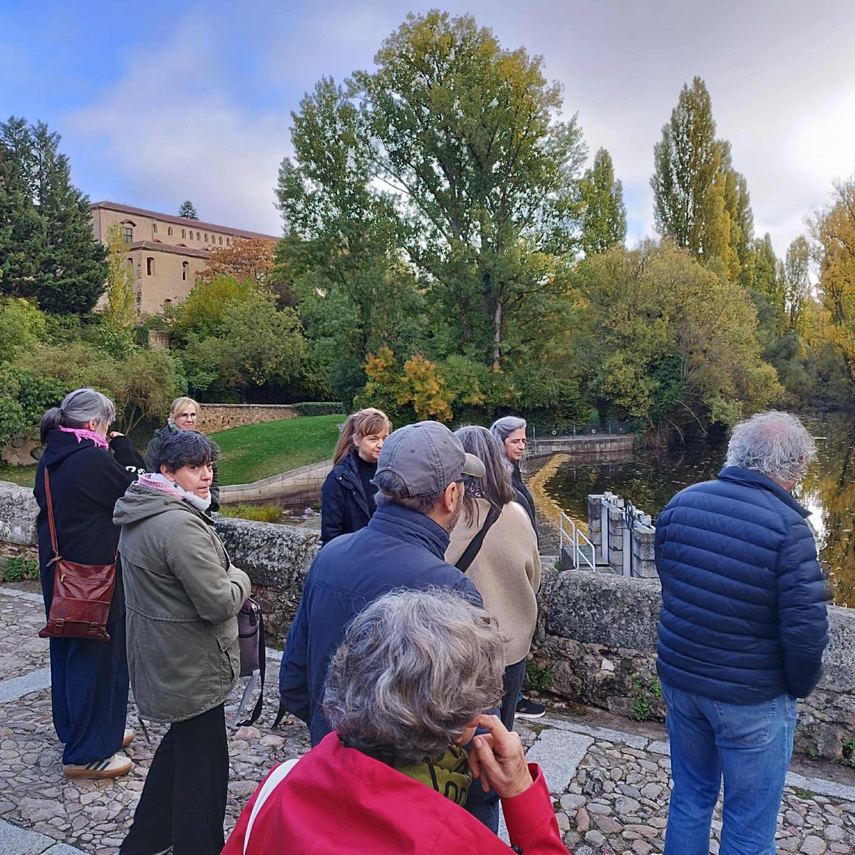 📸 Cerramos el seminario El ingeniero arqueólogo (siglos XVI-XIX) con estas imágenes que resumen tres días de aprendizaje, historia y patrimonio.
Gracias a todos los asistentes por acompañarnos y hacerlo posible. ¡Nos vemos el próximo año!

#UNEDSegovia #ExtensiónUniversitaria
