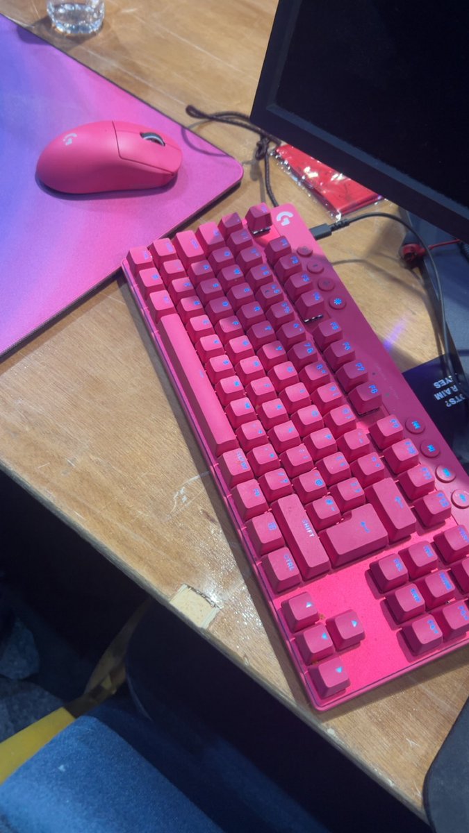 TadpoleCS's tweet image. Thanks @LogitechGUK for giving me the new TKL and super light :) and also thanks to @UKICircuit