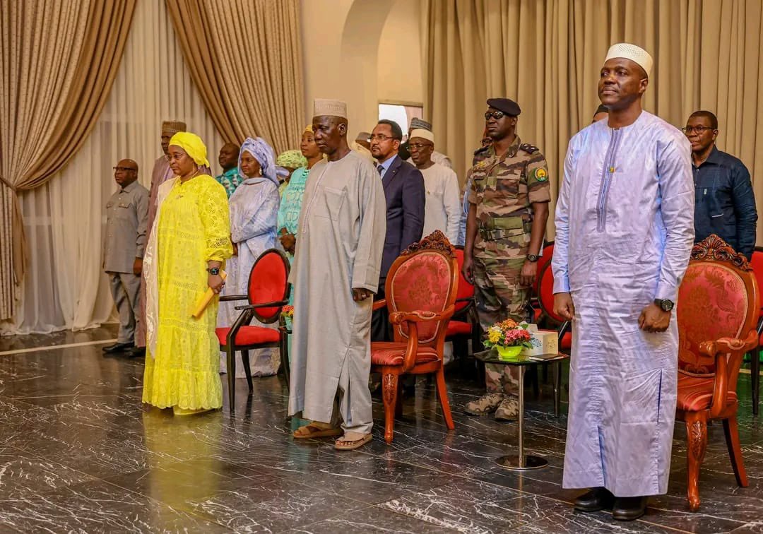 J’ai pris part, ce jeudi 30 octobre 2025, à la cérémonie officielle marquant la cinquième édition de la Journée nationale des Pupilles, présidée par le Président de la Transition, Chef de l’État, le Général d’Armée Assimi GOÏTA.
Cette célébration, placée sous le signe de la