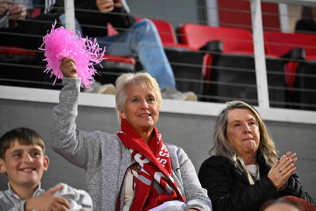 ChattRedWolves's tweet image. You’ve been with us all season, now it’s time for playoffs! ❤️

Join us in the Den this Saturday as we face Portland Hearts of Pine in Round 1!

🎟️ Get your tickets → chattanoogaredwolves-sc.com/tickets/

#DaleLobos🔴🐺