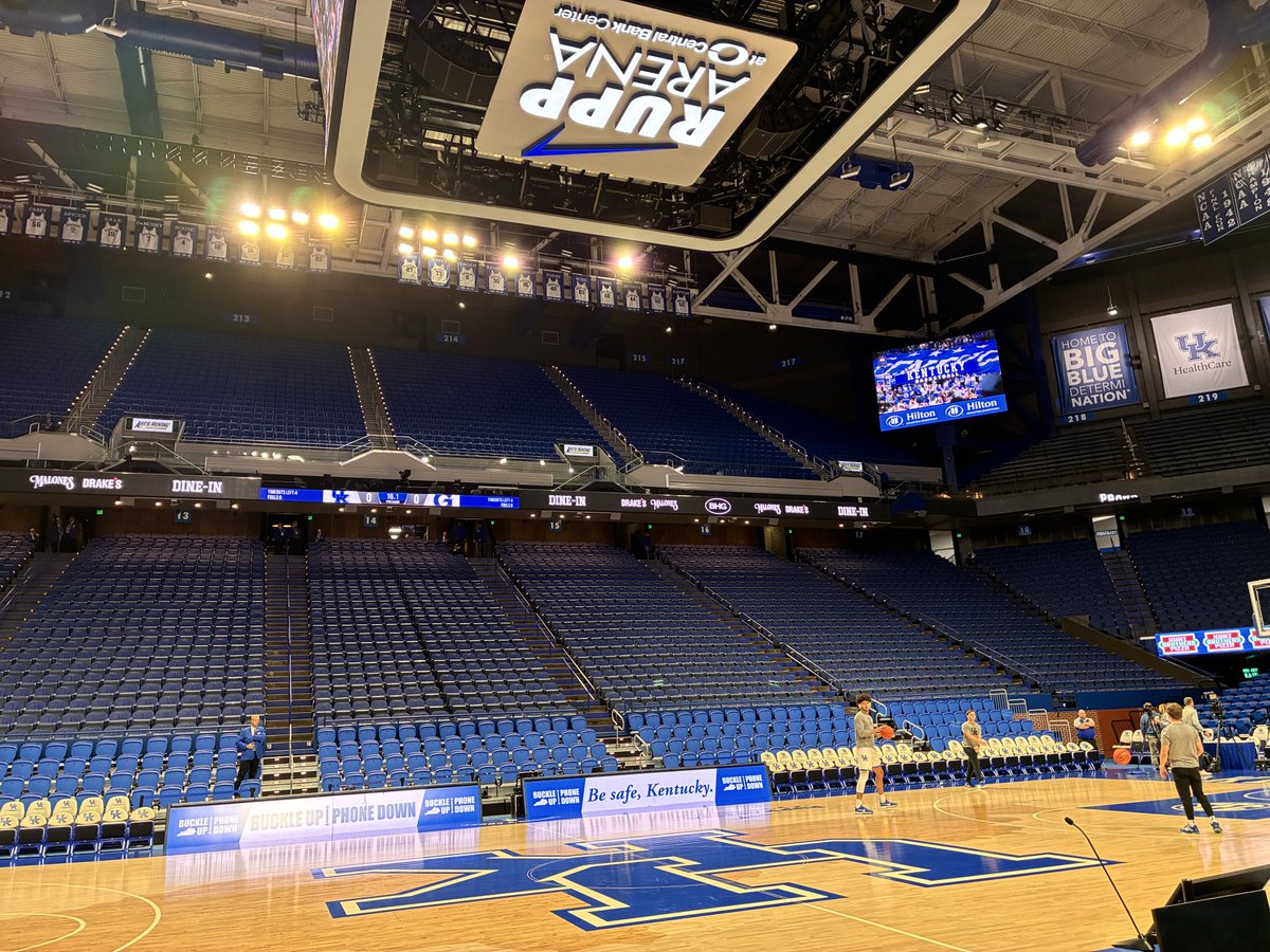 On the scene for the Cats’ exhibition against Georgetown tonight! Live updates coming at you from all sides with <a href="/KyInsider/">KY Insider</a> #BBN