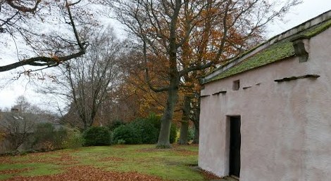 tourscotland's tweet image. Tour #Scotland #Autumn travel video Blog of a #Dovecot or #Doocot, on #ancestry, #genealogy, family #history visit and trip to Gannochy in Perth, #Perthshire. Originally built by lairds to provide secure accommodation for flocks of rock doves tour-scotland-photographs.blogspot.com/2021/11/doocot…