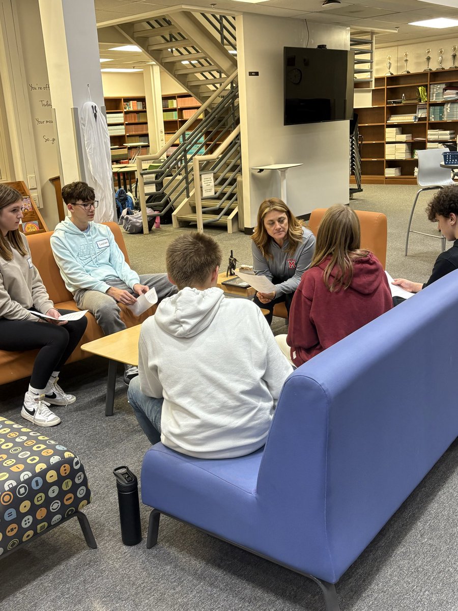 Lisa Van Curen tweet media