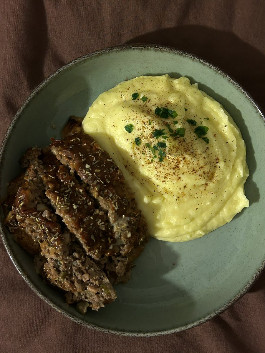 gothiccbomb's tweet image. c’est pas dégueu bien joué les amerlocs pour une fois #découverte #firsttime