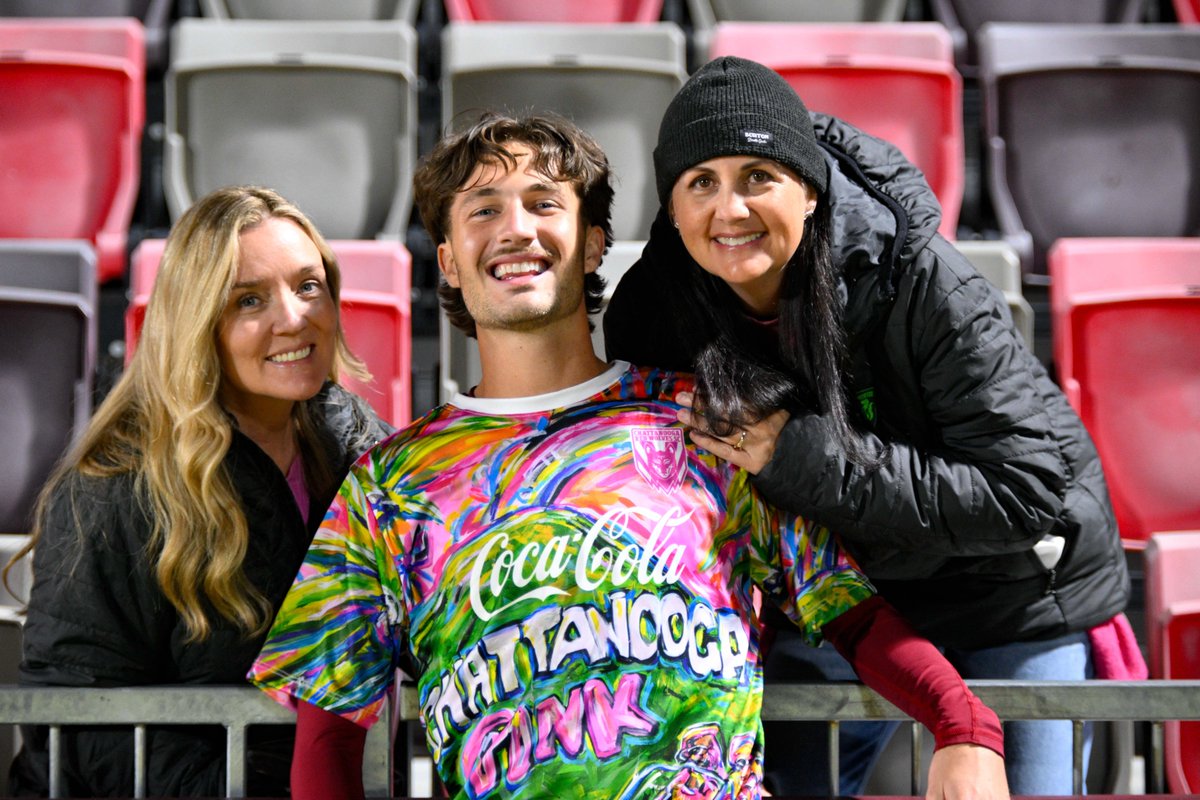 ChattRedWolves's tweet image. You’ve been with us all season, now it’s time for playoffs! ❤️

Join us in the Den this Saturday as we face Portland Hearts of Pine in Round 1!

🎟️ Get your tickets → chattanoogaredwolves-sc.com/tickets/

#DaleLobos🔴🐺