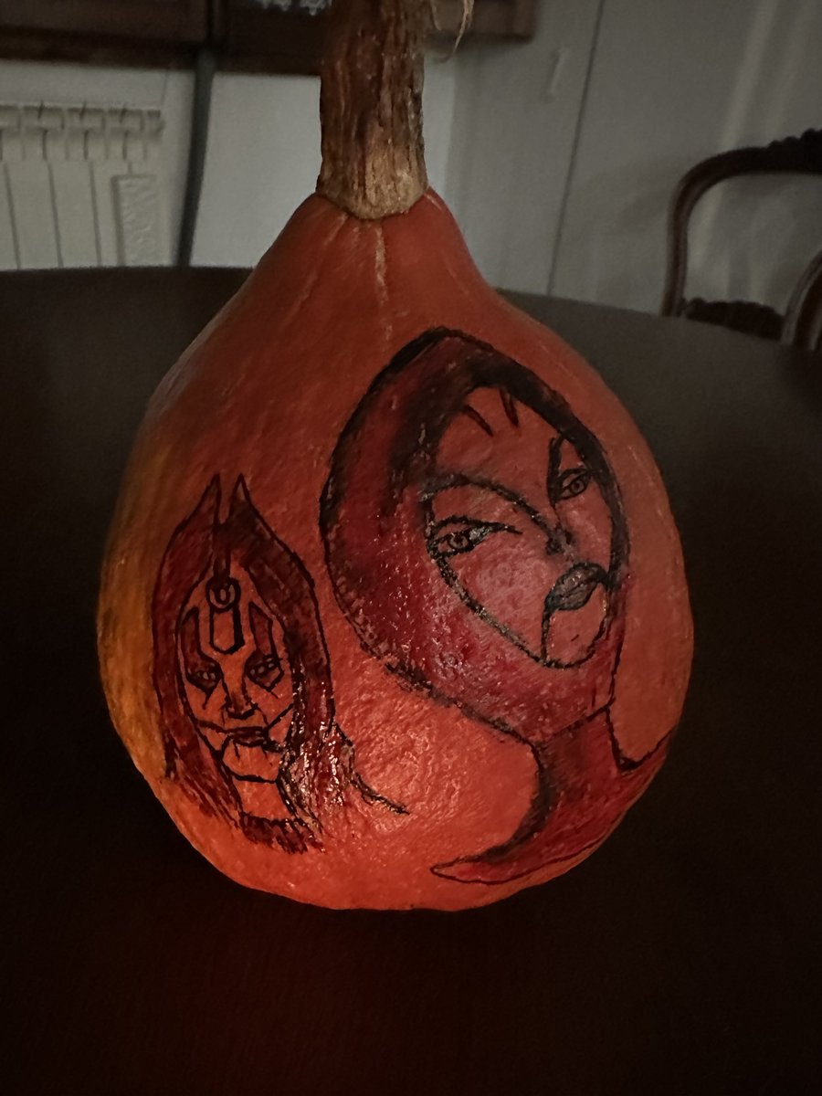 closetlook's tweet photo. #Chopperween @Chopper_Rebel sorry, this was the best I could do with what I found here on my land at the moment. I drew my favorite queen of darkness. #Ventress #AsajjVentress https://t.co/wm7kUqciXH