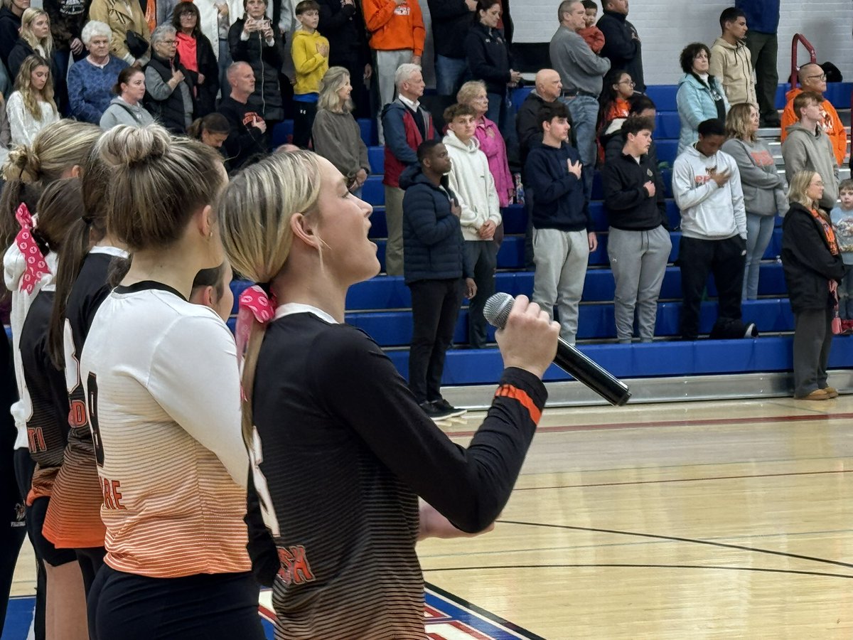 ETNreisenweber's tweet image. Cathedral Prep freshman volleyball player Nora Marsh absolutely crushed the national anthem!!! Great job Nora! @CPRamblers @District10_PIAA @PIAASports