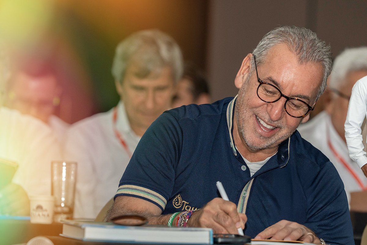 JorgeELondonoU's tweet photo. 📊✨ #AceleraSENA2.0
Durante la segunda jornada reafirmamos nuestro compromiso: gestionar con resultados que dejan huella. 💚
Cada indicador, cada acción y cada aprendiz reflejan el compromiso del SENA con la formación, el empleo y la transformación del país. 🇨🇴
Seguimos construyendo un presente con propósito y un futuro con oportunidades.
#CampeSENA #ConDignidadCumplimos