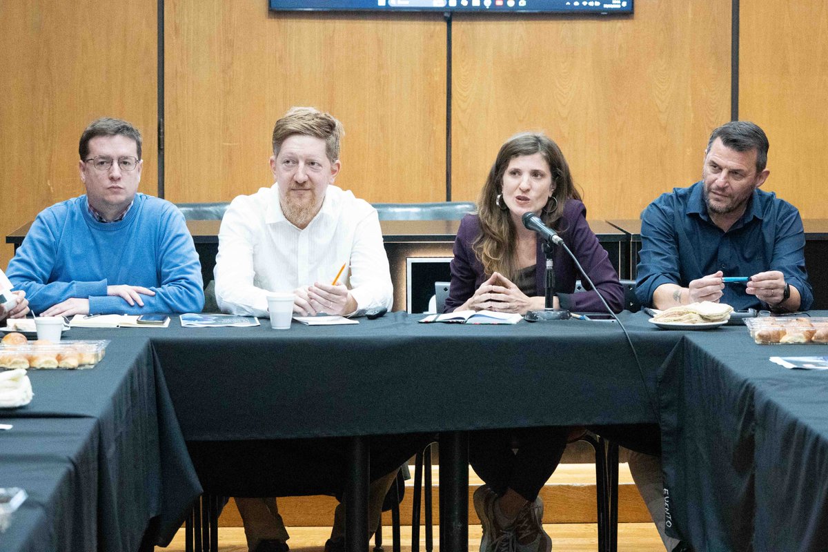 HOY NOS REUNIMOS A CONSTRUIR EL PROGRAMA MACROECONÓMICO ALTERNATIVO QUE FALTA. Y si, lo decimos gritando, porque es urgente. Y ponemos fotos, porque estuvieron todos. ⬇️🧵