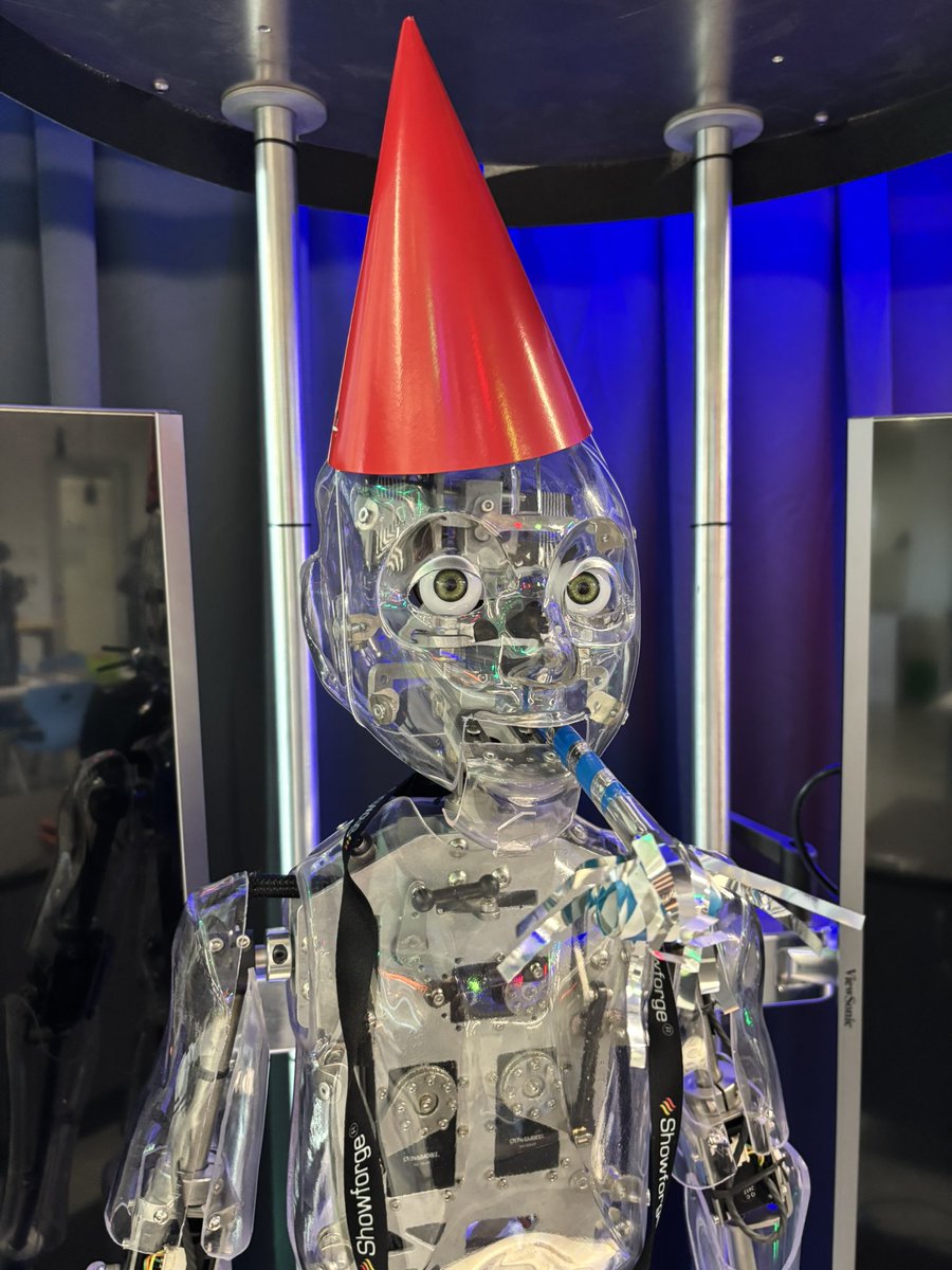 mrsnethsclass's tweet photo. ๐๐ฅณ Happy 1st birthday, Future Ready Lab! Ribbon cutting was 10.30.24. Over 1250 students have visited since and we are just getting started! ๐ช๐ฉ๐ช๐ฉ#STEAM #STEM #FutureReadyLab @garnerholt #NKCSchools https://t.co/NaiWls4UkR