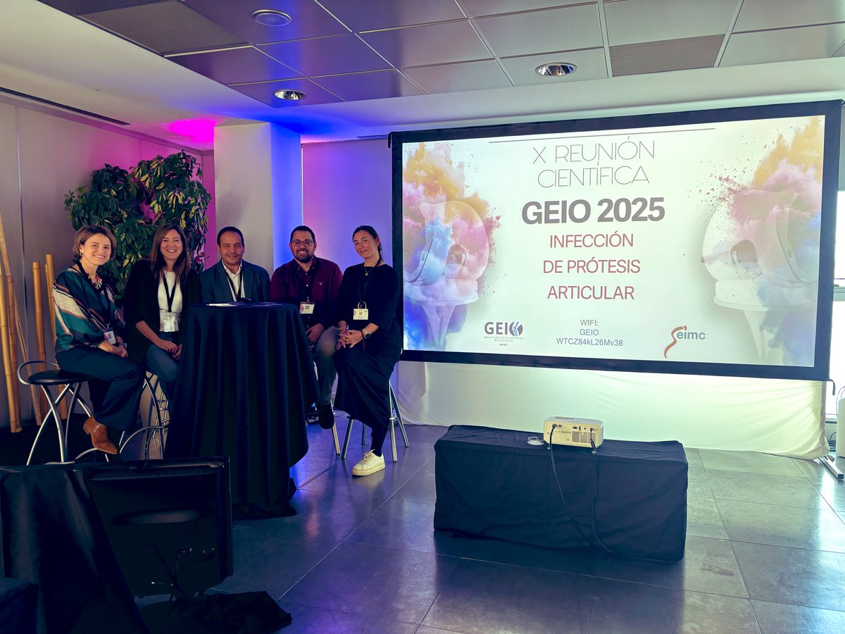 jdelpoleo's tweet image. Gran Jornada científica @GeioSeimc!! Orgullo de Junta Directiva @beasobrino_d @lauraguio @MEuge_Portillo Chema Lomas, Joan G Junyent. Un lujo y un gran aprendizaje trabajar con vosotros!!! Sois imprescindibles! Gracias @javimembrillo por acompañarnos!!
@SEIMC_ @ClinicaNavarra
