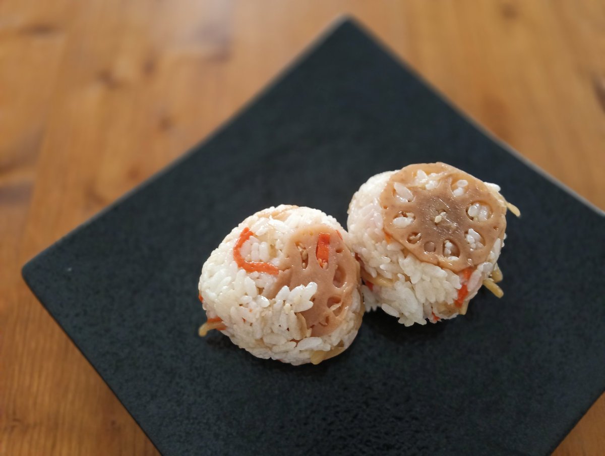 CareerLab_'s tweet image. 黒酢飯に、たっぷりのきんぴらゴボウを混ぜました🍙
黒酢の優しい香りとシャキシャキ食感💛

#OnigiriAction
#発酵文化研究所
