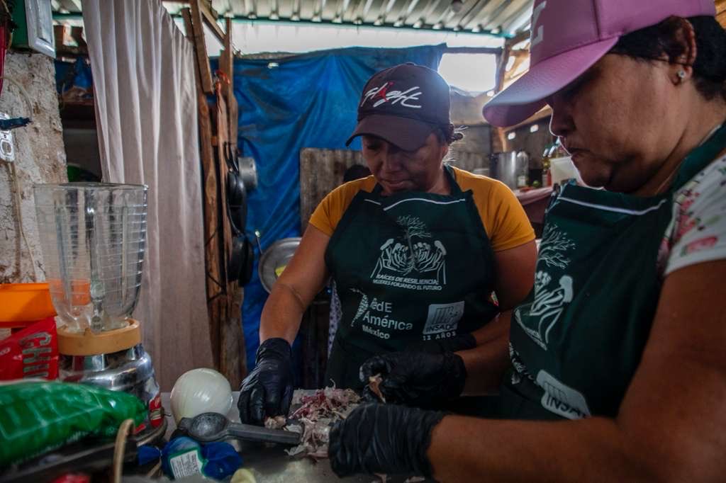 🙏Desde el sur de Mérida, un grupo de 35 mujeres decidió organizarse para construir comunidad y autonomía. Hoy elaboran salsas y mermeladas yucatecas con preparación artesanal, identidad y resilencia.

❤️Por ello, hace unos días nos visitaron: <a href="/MOBILITYADO/">MOBILITY ADO</a> y <a href="/Cemefi/">Centro Mexicano para la Filantropía</a>, integrantes