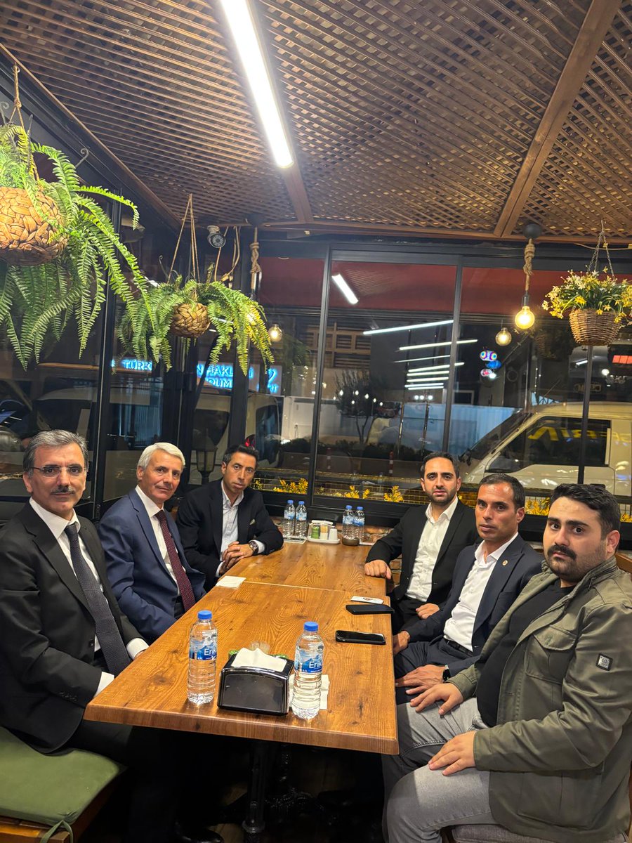 Sosyal Güvenlik Kurumu Primler Daire Başkanı Sayın <a href="/YakupSungu12/">Yakup Süngü</a> Beyi ziyaret ettik. 

Nazik ev sahipliği ve hoş sohbeti için kıymetli abime teşekkür ediyorum. 

Nihat ÇELİK 
Bingöl Tüm Muhtarlar Derneği Başkanı
<a href="/MuratSoysal13/">Murat Soysal</a>
<a href="/siyaryalcin1/">şiyar yalçın</a> 
<a href="/ARizaCanli/">A.Rıza CANLI</a>