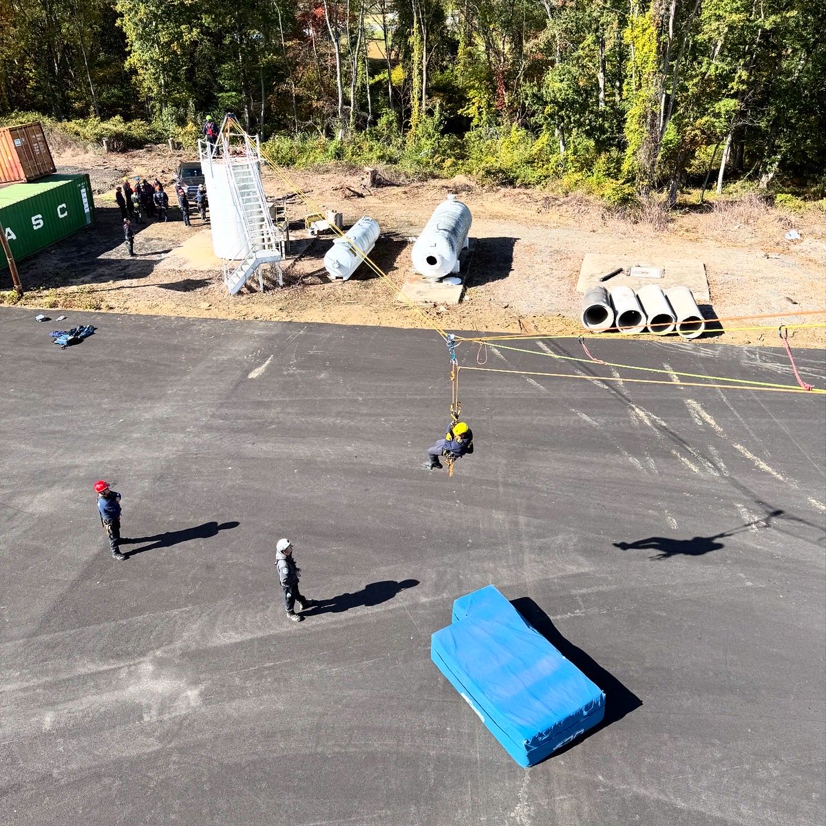 Bloomfieldnjfd's tweet photo. Several members of the Bloomfield Fire Department recently attended Rope Rescue Technician training at the Camden County Fire Academy, instructed by Safety and Survival Training, LLC.
This intensive program builds advanced skills in rope systems and rescue operations. https://t.co/WIbPzb9sRJ