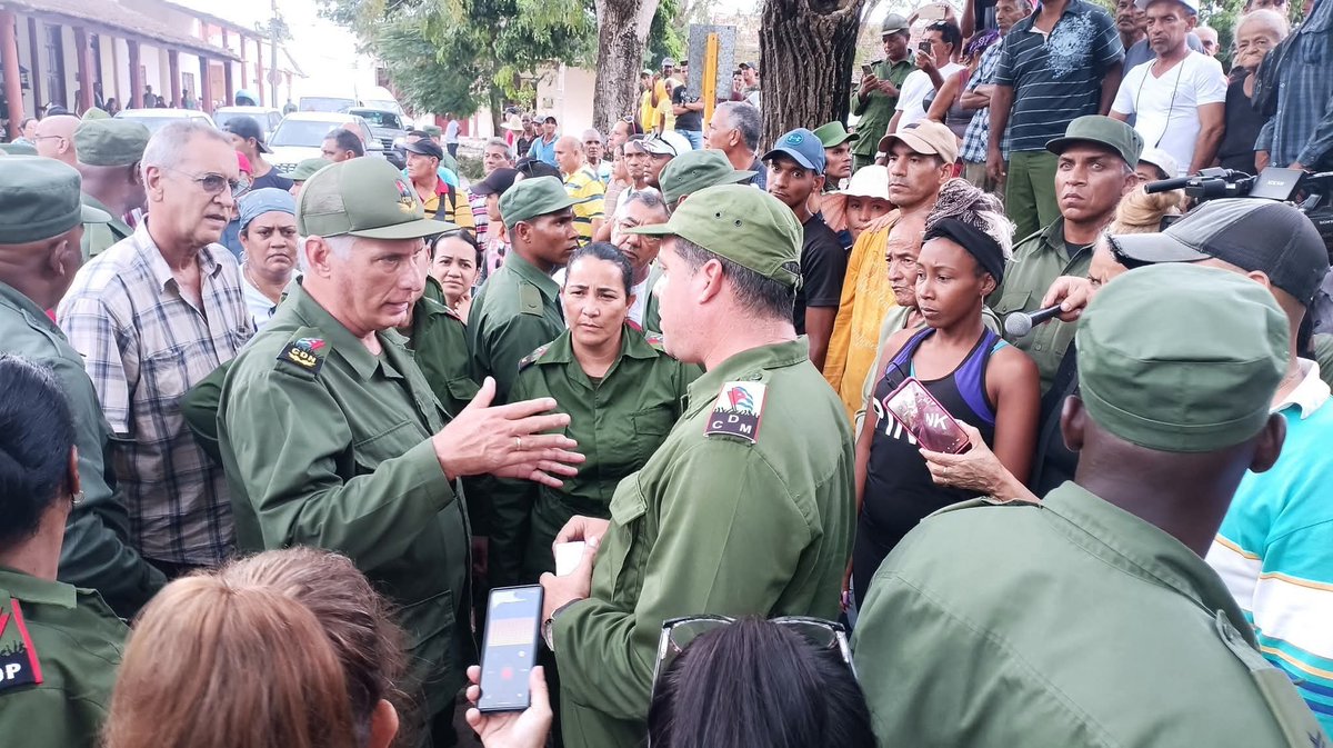 El presidente <a href="/DiazCanelB/">Miguel Díaz-Canel Bermúdez</a> recorrió hoy el municipio de Jiguaní, severamente afectado por el  #HuracánMelissa. #PinardelRío  #Cuba