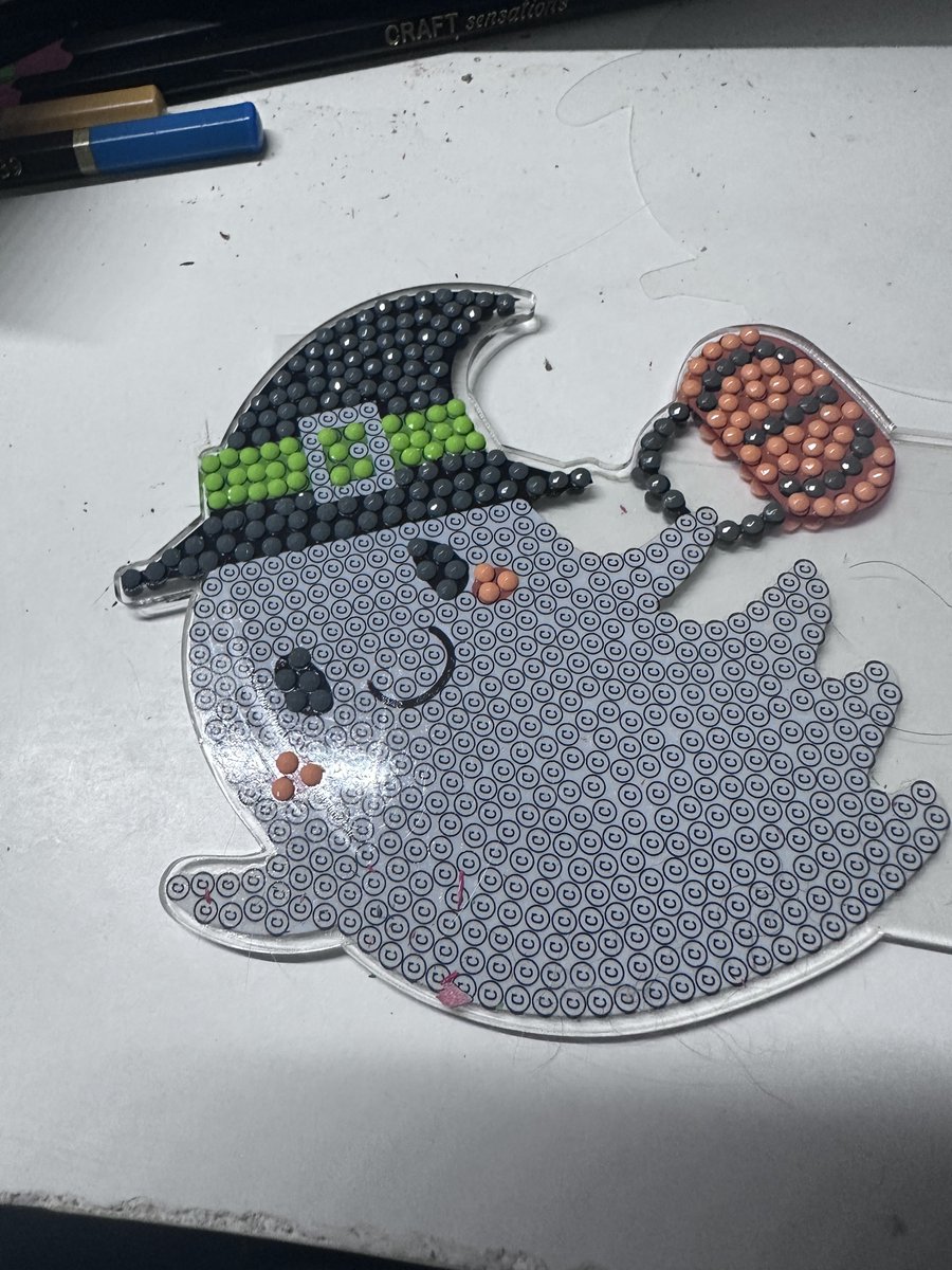 stargazing_neo's tweet image. I tried out a silly little diamond “painting“ thingy for the first time