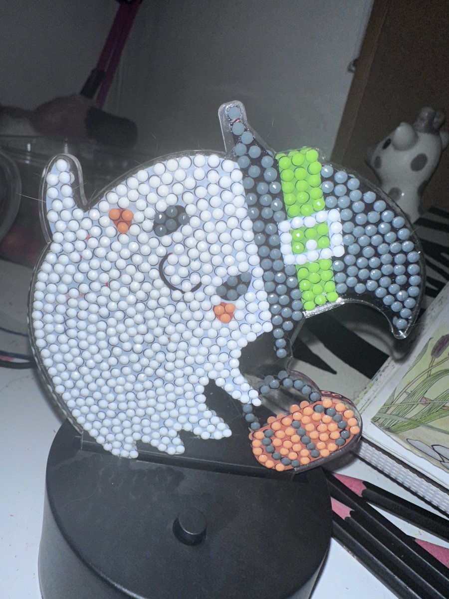 stargazing_neo's tweet image. I tried out a silly little diamond “painting“ thingy for the first time