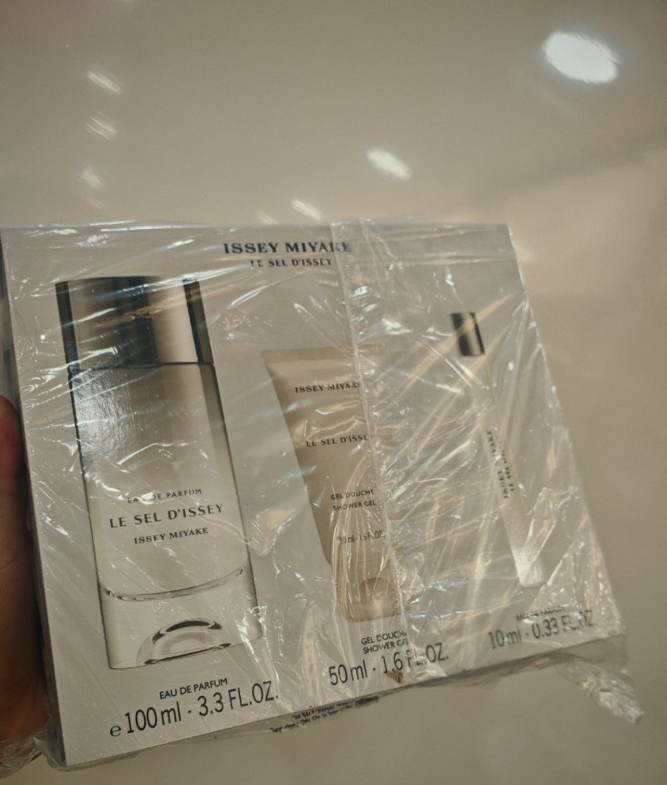طقم ايسي مياكي
لي سيل او دو بارفام 
100 مل عطر
عطر بخ 10 مل 
شور جل 50 مل 
جديد بالسولفان
المصدر موثوق
الشحن ع المشتري
السعر 360 ريال
#رابطة_عشاق_العطور