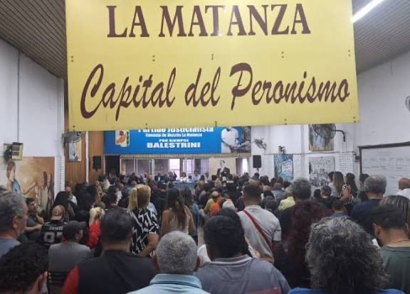 “Desde La Matanza podemos hacer un llamado a la RENOVACIÓN, sin  olvidar quiénes somos.
Pero hay que tener el coraje de actualizar nuestra comunicación, y volver a representar, a las grandes mayorías nacionales” 
<a href="/M_Saredi/">Miguel Saredi</a> en el streaming del <a href="/NacionalMatanza/">El Nacional de Matanza</a>
