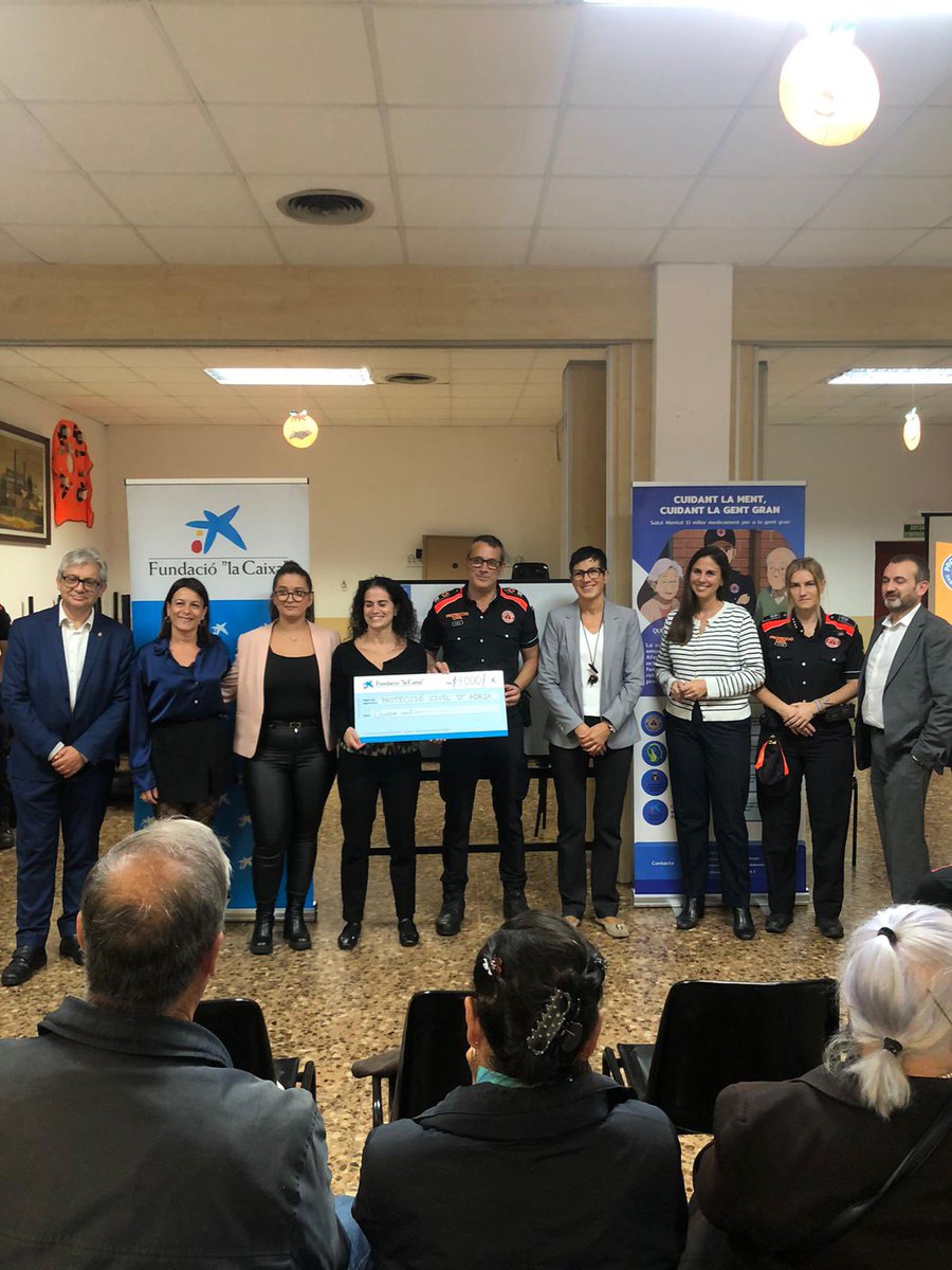 AdrianencaPC's tweet image. 🧠✨ Ahir vam inaugurar el nou projecte,  tallers sobre salut mental per a la gent gran al Casal Sant Joan. Prop de mig centenar d’assistents a la primera sessió! Gràcies per sumar-vos a aquest projecte de benestar i comunitat. 💛 #GentGran #SalutMental @FundlaCaixa @AjSantAdria