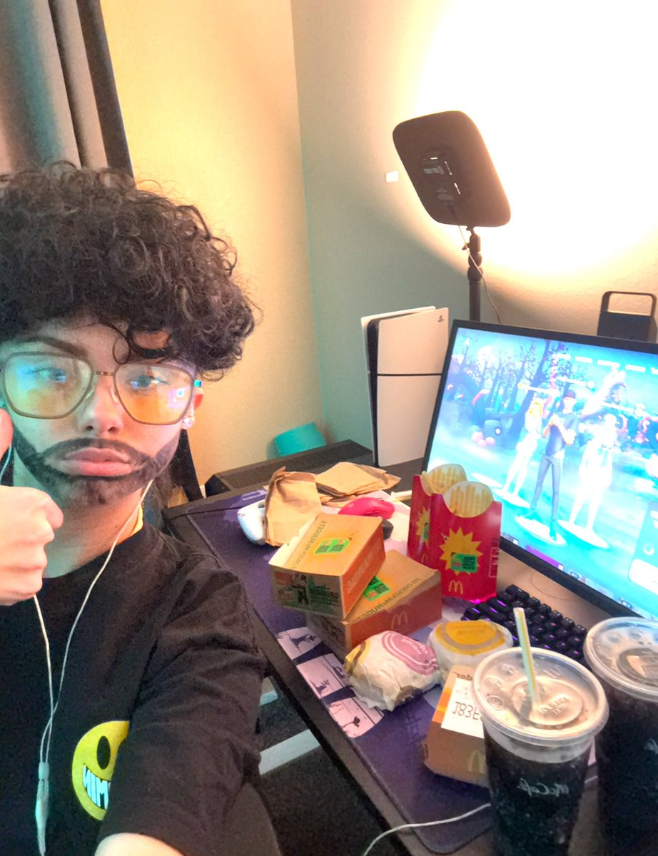 XSET Fraanticc tweet media