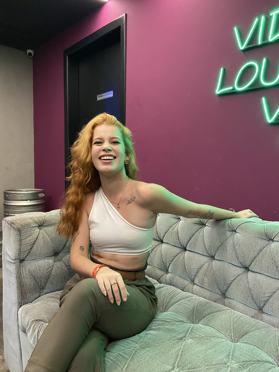 lidhiap_'s tweet image. Gostaria de me inscrever também pro prêmio de cabelo mais bonito que uma mulher branca já teve na história