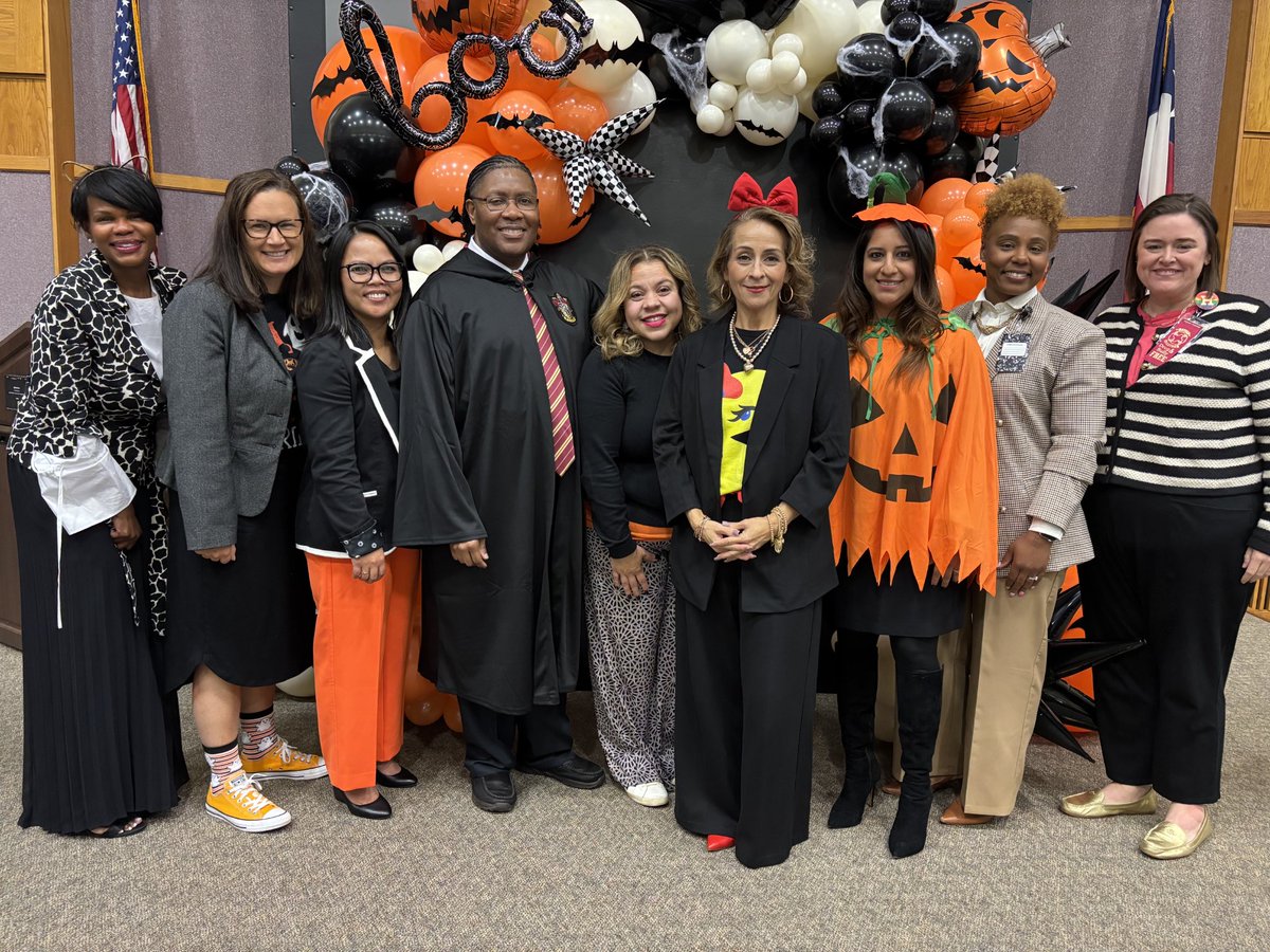 Kari Bruhn tweet media