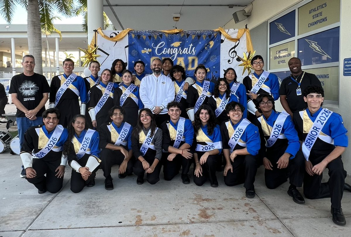 principal_cbhs's tweet photo. From the first rehearsal to the final note, our senior Band members have shown what passion, dedication, and teamwork truly mean. Your music has become part of The Bay’s legacy. ⚡️⛈️🎼
#SeniorNight #SoundOfThunder #LightningFamily https://t.co/kLgcNcGBbJ