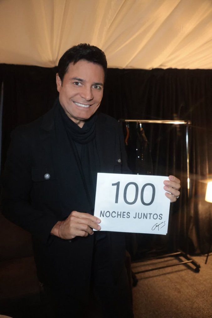 Chayannefans_'s tweet photo. Mañana viviremos #100NochesJuntos ❤️‍🔥 en mi México lindo y querido 🇲🇽
#BailemosOtraVez https://t.co/aqyvqGnIOQ