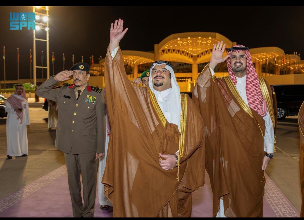 نائب امير منطقة الرياض الامير #محمد_بن_عبدالرحمن يلوّح مودِّعًا الرئيس السوري، والعسكري يؤدي التحية.. تفاصيل تعبّر عن الاحترام والتقدير في لحظة توديع رسمية مليئة بالودّ والإخاء.
 #منتدى_الاستثمار_العالمي