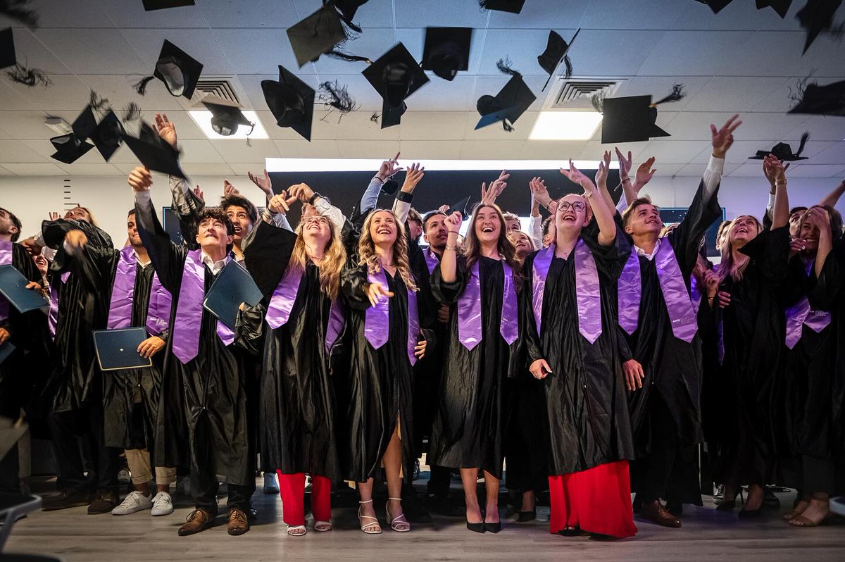 3ème année d'intervention auprès de @amosschool_toulouse, en marketing et évènementiel sportif. Merci à l’équipe pédagogique Amos de sa confiance, le plaisir est total de suivre ces étudiants (es) dans leurs parcours
#formation #école #retouralecole #bachelor #marketing #sport