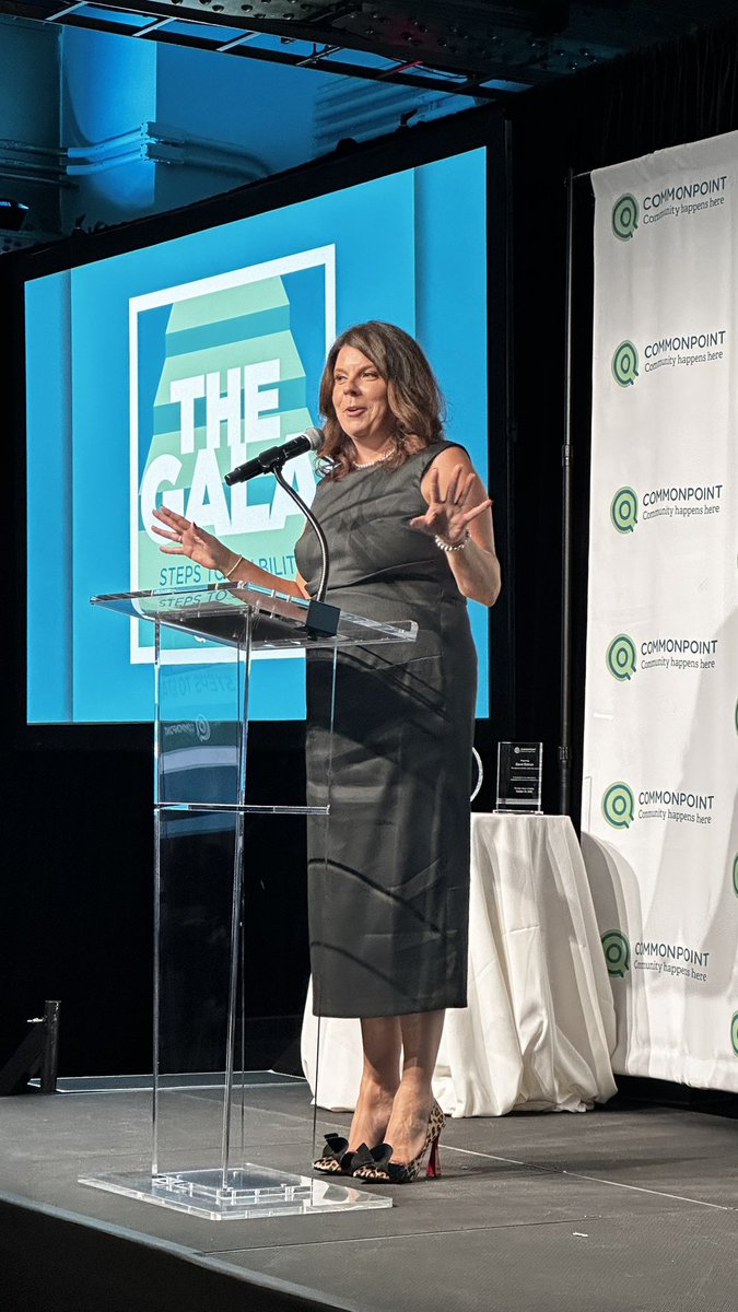 Congrats to Mary Vaccaro, <a href="/UFT/">UFT</a> VP for Education, on receiving last night’s @Commonpoint Visionary Award! 🌟
Her leadership has expanded opportunities for students &amp; families across NY — leading with heart, humor &amp; grit every step of the way. 💙
We are so proud of you!