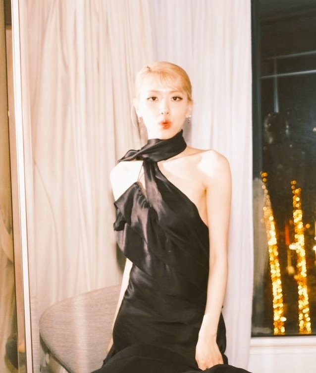 fakingbabe's tweet image. ⠀⠀ ⠀⠀⠀⠀⠀⠀⠀⠀⠀⠀ 

 ⠀⠀⠀                  Fashionably late,
                            I think it's called.
                            (pictures by @inksugu)
                           #GossipAndGowns

⠀⠀⠀⠀⠀⠀⠀⠀⠀