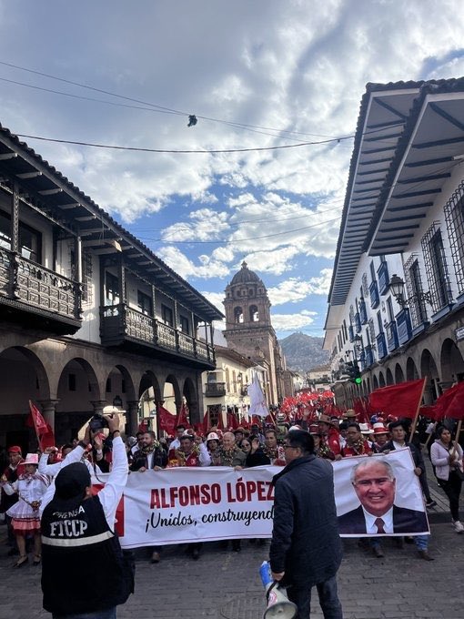Convocamos a miles de ciudadanos en el Cusco porque nuestro país se recuperará desde las regiones. Todos a una sola voz  ¡Alfonso López Chau, presidente!