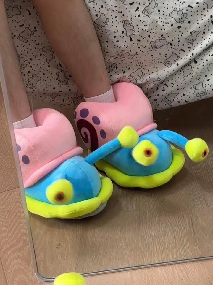 PointDosAchados's tweet photo. Desculpa cartão de crédito...
Mas PRECISO dessa pantufa
 do Gary Caracol 🥺🤏 https://t.co/hfC8lhuuYj