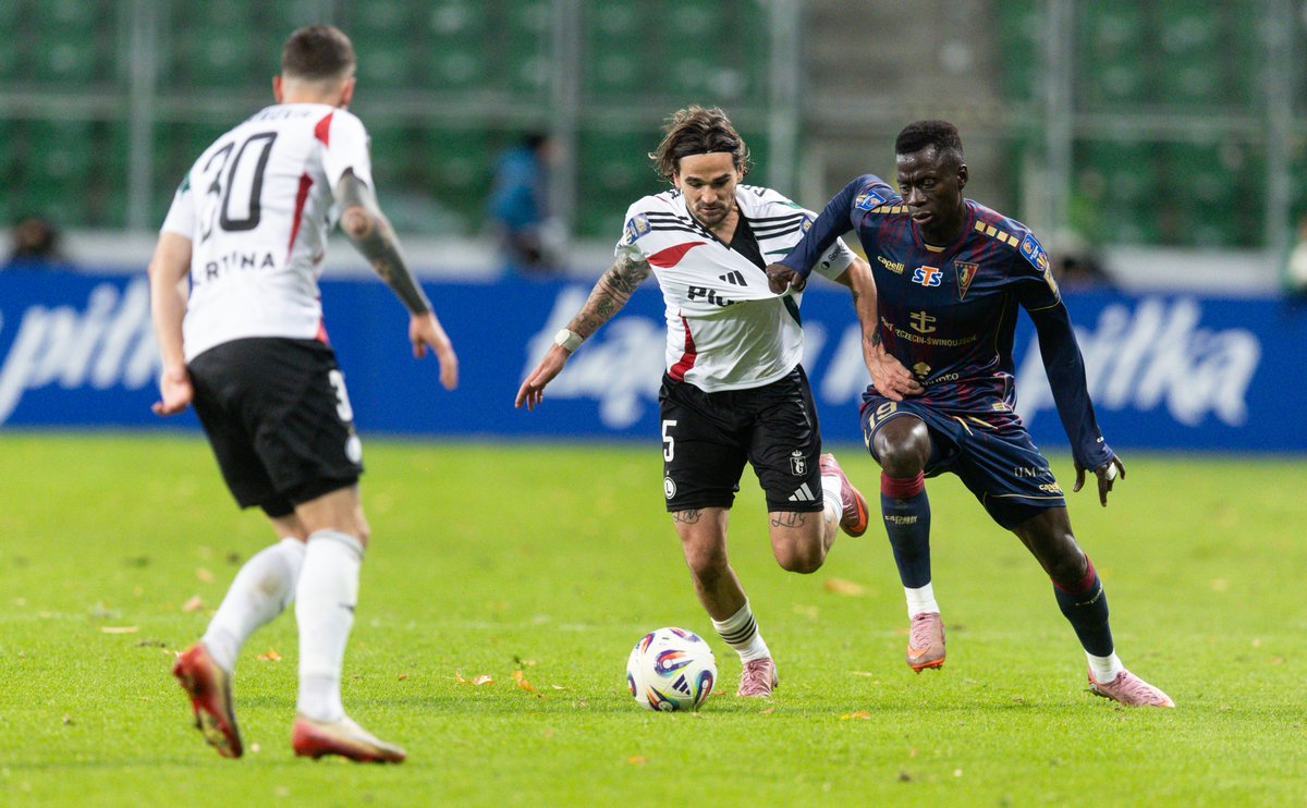 🚨 🇵🇱 Pogoń Szczecin po dogrywce pokonuje Legię Warszawa 2:1 i eliminuje ją w 1/16 finału z PP! 🏆❌

Legia w październiku właśnie skończyła sezon?