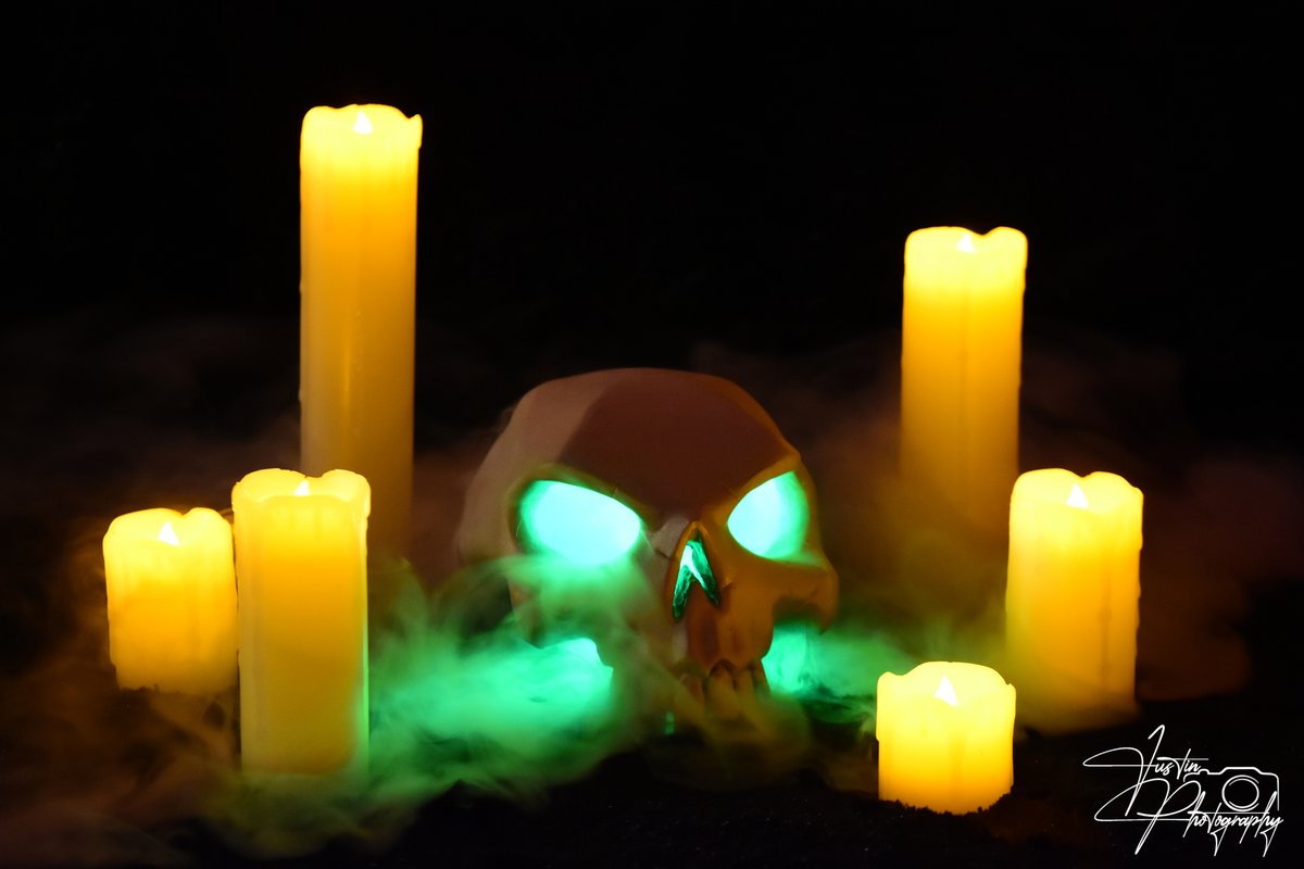 JustinPhotoLR's tweet photo. Cursed Bounty

A skull illuminated by a haunting green glow sits encircled by melting candles, their flames flickering like whispers from another world. The curling mist softens the macabre into something strangely beautiful.
#halloweenphotography #candlelightphotography https://t.co/ek0k5UBJkh
