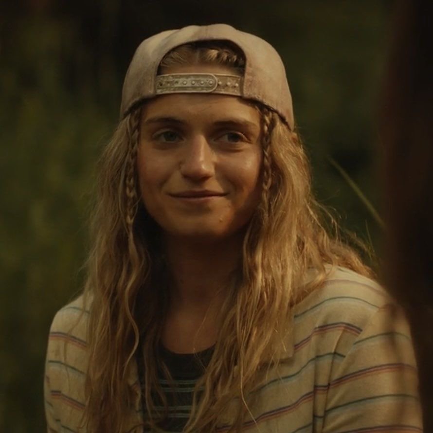 and vice versa the way melissa looks at shauna😭