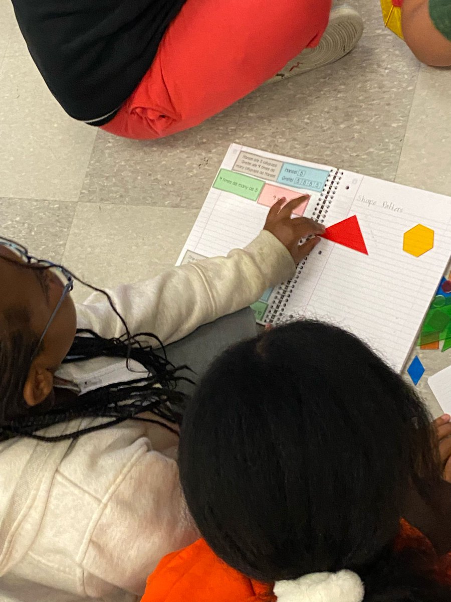 WcsdZephyr's tweet image. Mrs. Repasch and her BEEZ using shapes and patterns to make predictions and problem-solve.  Visual Learning + Algebra Readiness = great Math Session! #zephyrpride