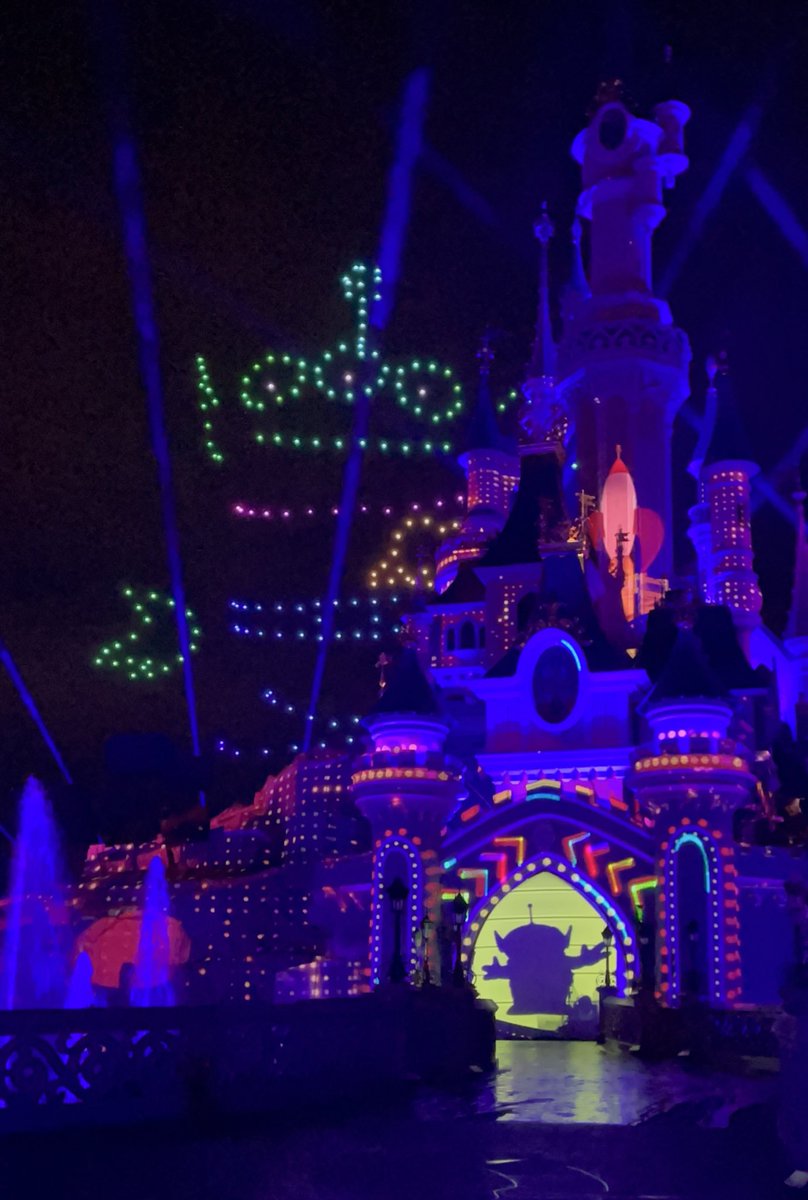 Disney Tales of Magic…..課金してよかった……すっごくいいショーでした語彙力……