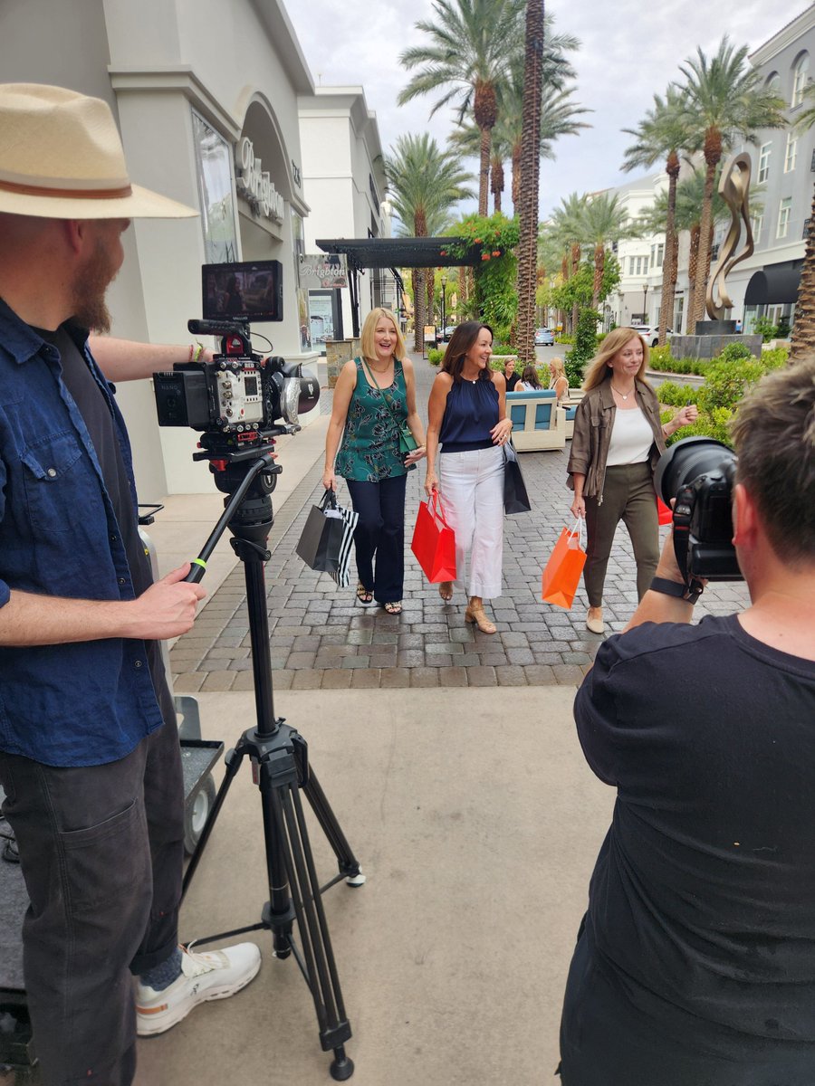 🎥 
We took our "Here when you need us" campaign to The District at Green Valley Ranch—where community and care come together.
Every moment captured our promise to be there when it matters most.
Stay tuned for the full story. 💙
#HereWhenYouNeedUs #BehindTheScenes #HendersonNV