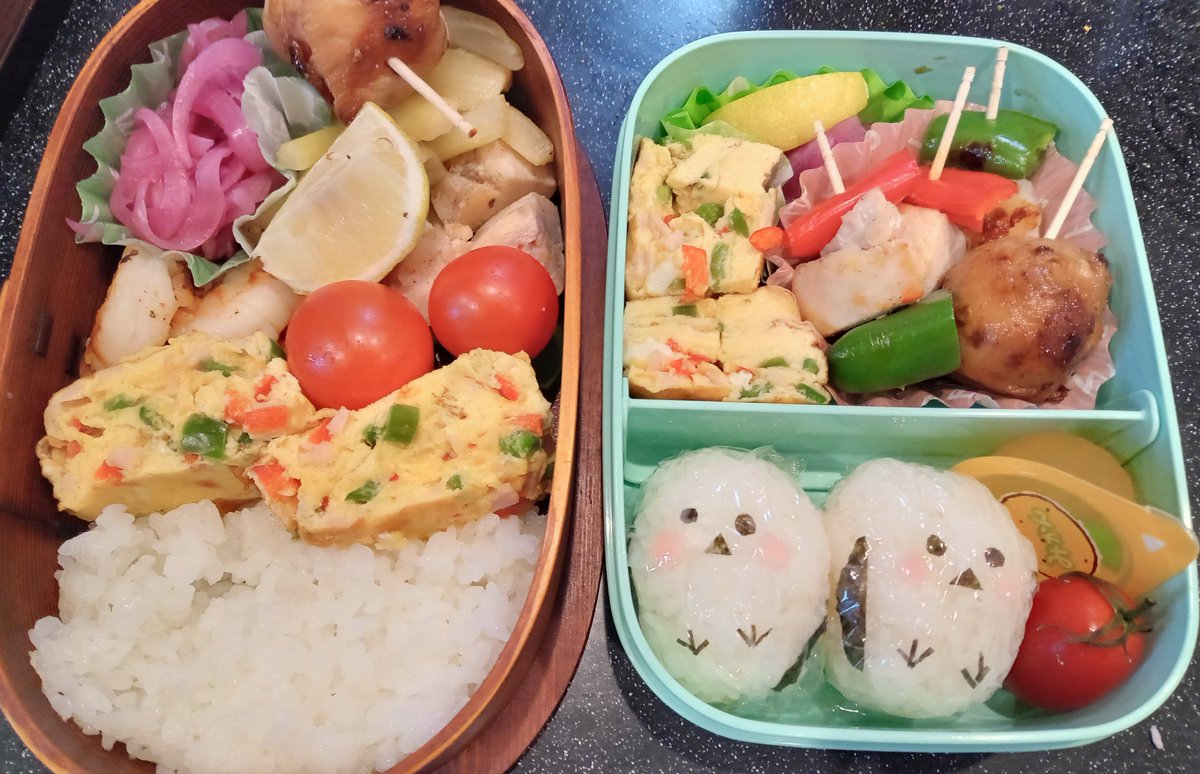 減量弁当81
シマエナガおにぎりは妻作の夫婦合作。天気予報少し怪しいけど、子の遠足なので雨降らないと良いな。
自分の弁当は子の弁当のおかずの余りを適当に詰めただけ。